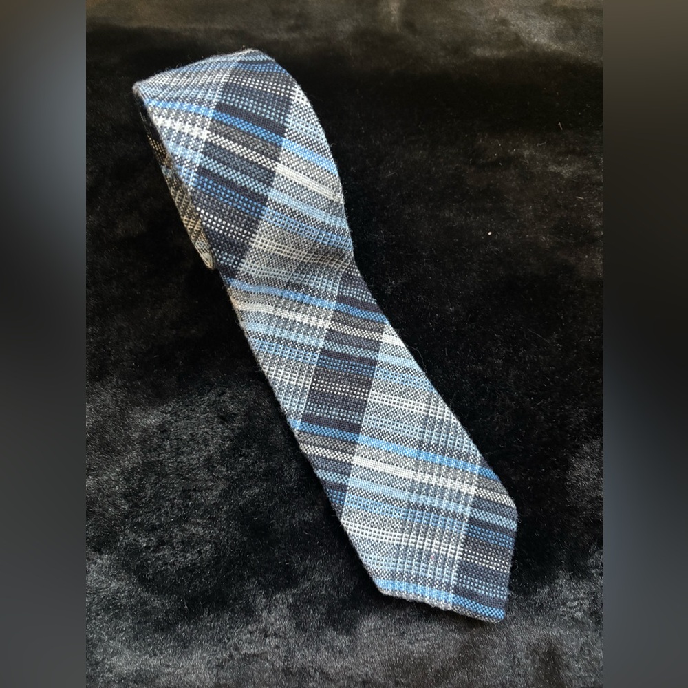 Sophisticated Blue and Gray Plaid Vintage Men's Tie